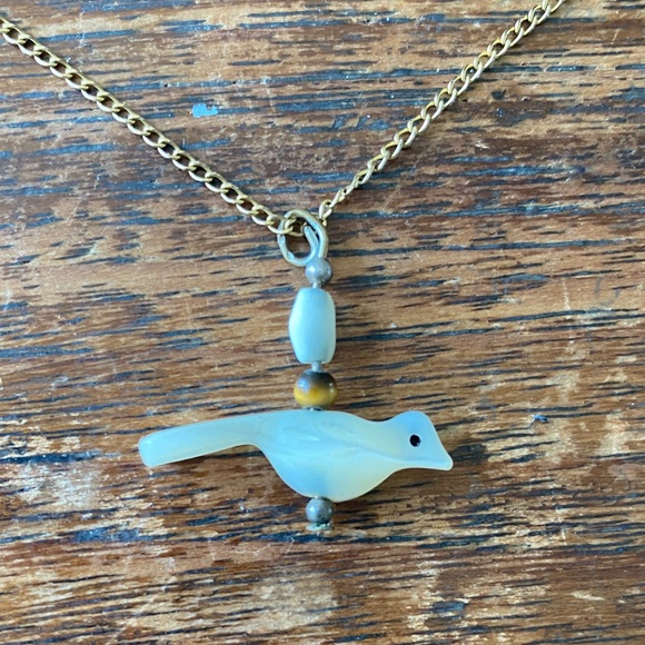 Elegant Cream Bird Pendant Necklace - Picture 3 of 4